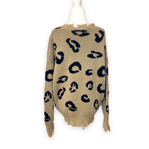 Leopard Sweater Distressed V-Neck Size Small - Picture 4 of 6